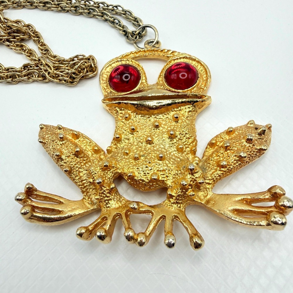 Vintage 23" Gold Tone Chain Frog Amphibian Pendant Necklace